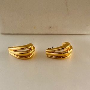 Goldtone Earrings!